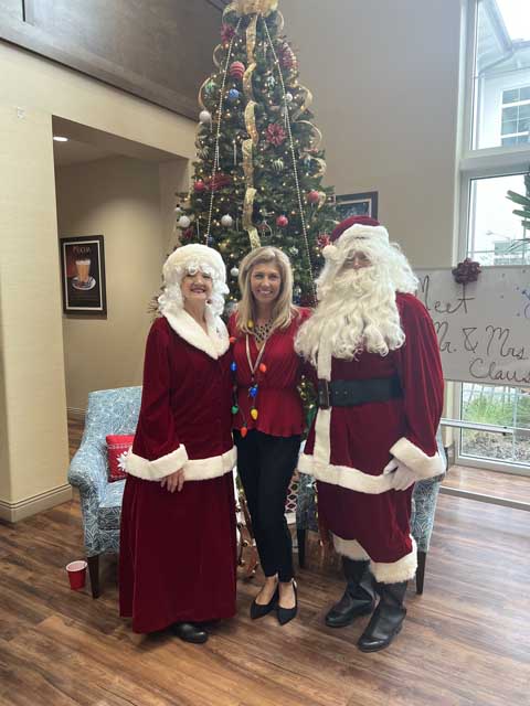mrs and mr claus at Aravilla Clearwater memory care