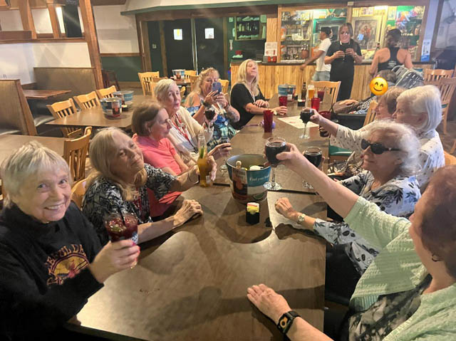 Aravilla Clearwater memory care residents outing