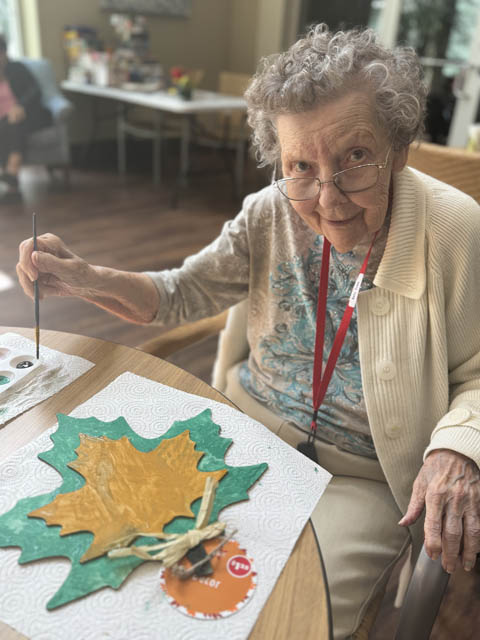 art therapy at Memory Care Aravilla Clearwater