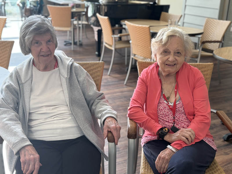 Bonnie and Dorothy happy residents at Aravilla Clearwater