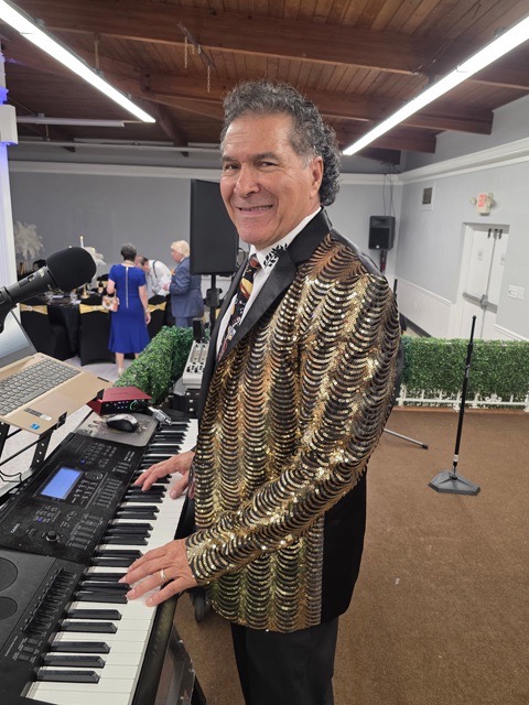 Thanksgiving music at Memory Care Aravilla Clearwater