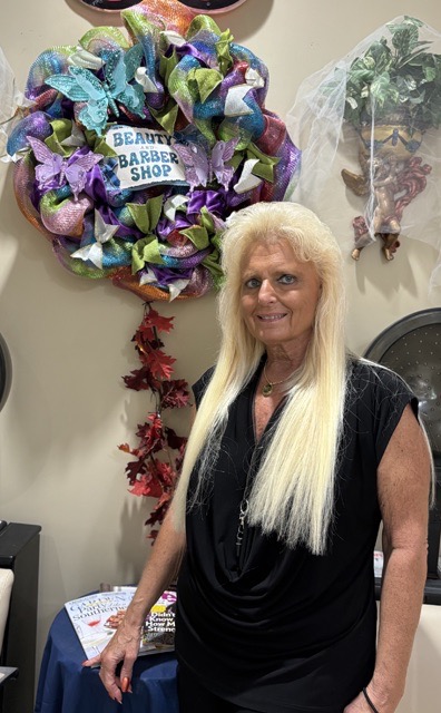 hair salon services at memory care Aravilla Clearwater hair salon services at memory care Aravilla Clearwater