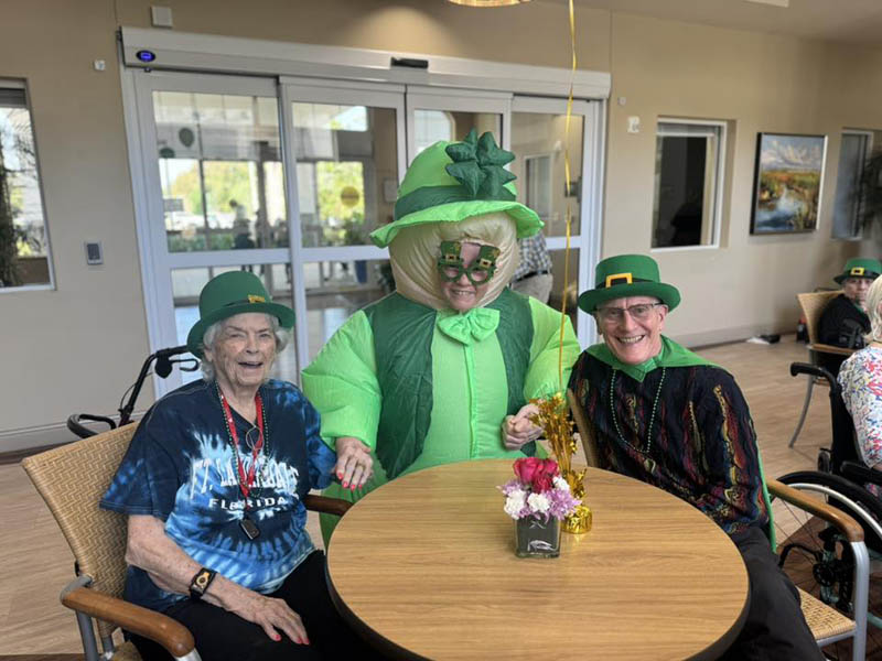 memory care residents celebrating memory care residents celebrating